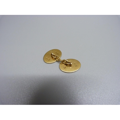 881 - A single 18ct gold cufflink, 5.7g