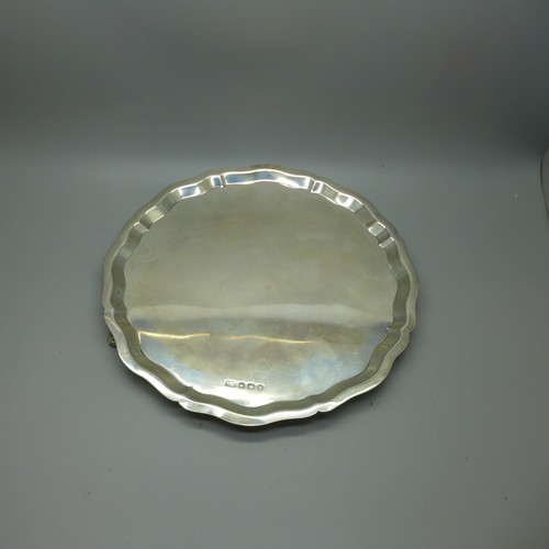 850 - A silver salver, 217g, 195mm