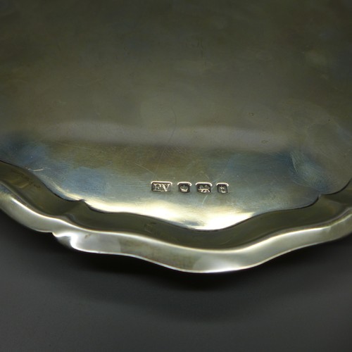 850 - A silver salver, 217g, 195mm