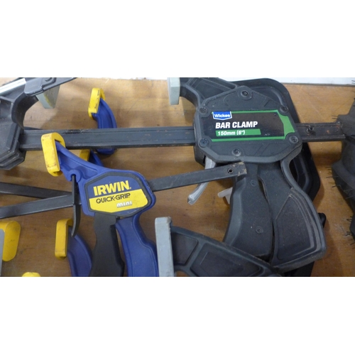 2057 - Column Mate large gauge pipe/guttering cutter plus quantity of Irwin sash clamps