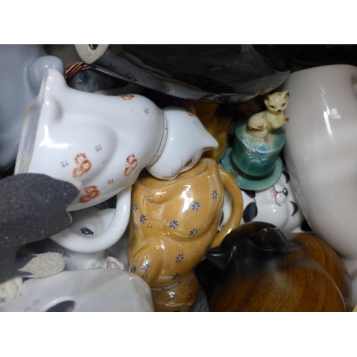 2127 - Approx. 100 items of mixed ceramics and household lamps, some collectables/retro