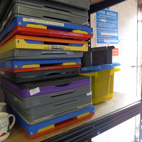 2160 - Quantity of folding storage boxes