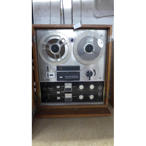 2190 - National Panasonic RS775 reel to reel tape player with integral speakers