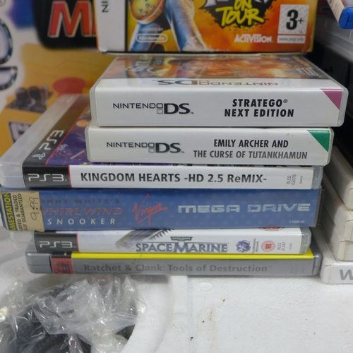 2207 - Assorted computer games, Sega Mega Drive, Wii, Commodore 64 and others