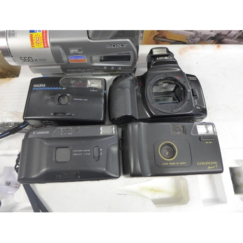 2216 - Assorted vintage cameras, Sony Handycam Camcorder, etc.