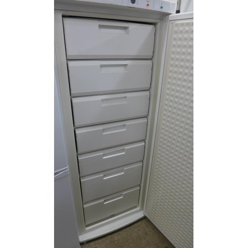 2254 - Bosch Classixx tall freezer