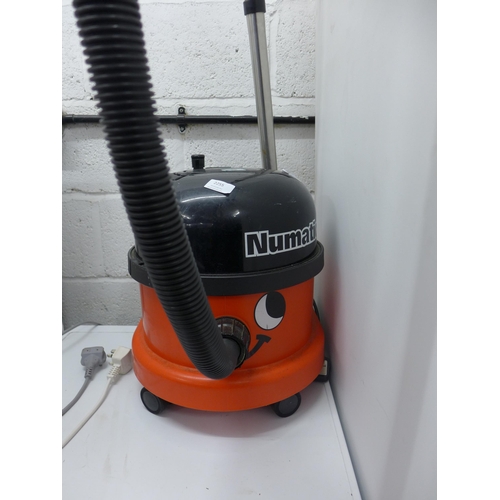 2255 - Numatic Henry vacuum cleaner - W