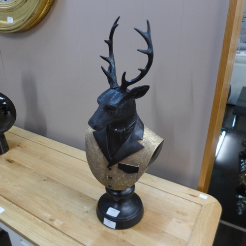 1328 - Charles the Stag bust, H 23cms (2231126)   #