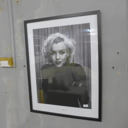 1352 - A Time Life framed  Print  - Marilyn Monroe - 60X80(PPR4019623)   *