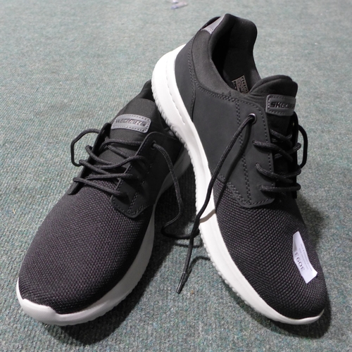 3093 - Pair of men's black Skechers - UK size 7 * this lot is subject to VAT