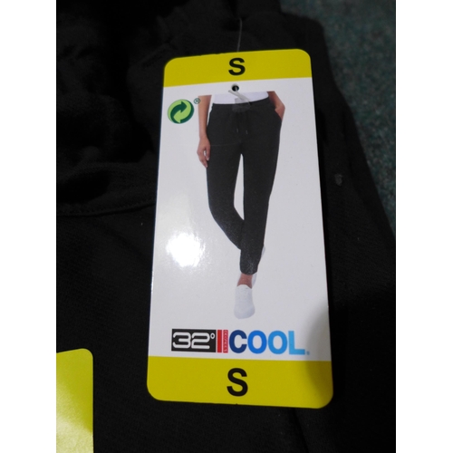 3115 - 7 Pairs of women's 32°C Cool jogging bottoms, colours: navy and black, all size small * this lot is ... 