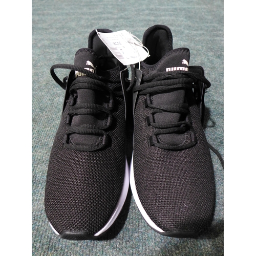 3128 - Pair of women's black Electron Street C. trainers, UK size 7.5, no box * this lot is subject to VAT