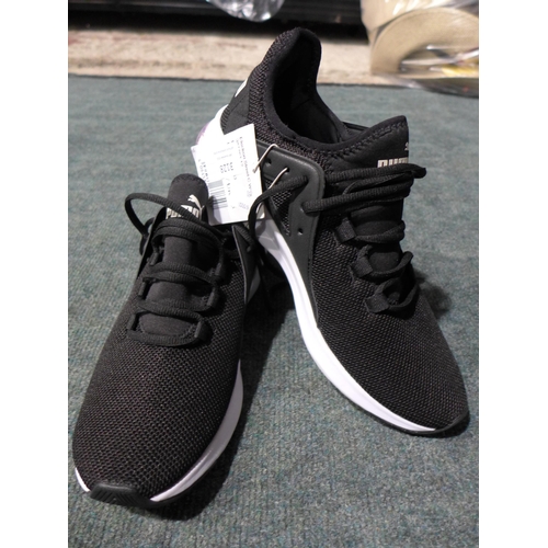 3128 - Pair of women's black Electron Street C. trainers, UK size 7.5, no box * this lot is subject to VAT