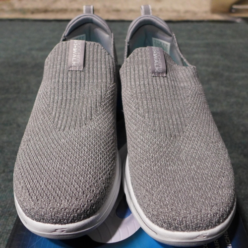 3137 - Pair of women's grey slip-on Skechers, UK size 5, no box * this lot is subject to VAT