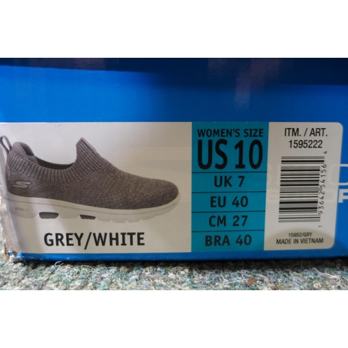 3144 - A pair of women's grey slip-on Skechers, UK size 7, with box * this lot is subject to VAT