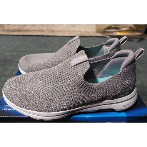 3145 - A pair of women's grey slip-on Skechers, UK size 7, with box * this lot is subject to VAT