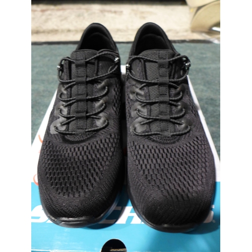 3146 - Pair of men's black Skechers - UK size 7, with box * this lot is subject to VAT