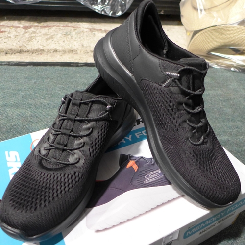 3146 - Pair of men's black Skechers - UK size 7, with box * this lot is subject to VAT