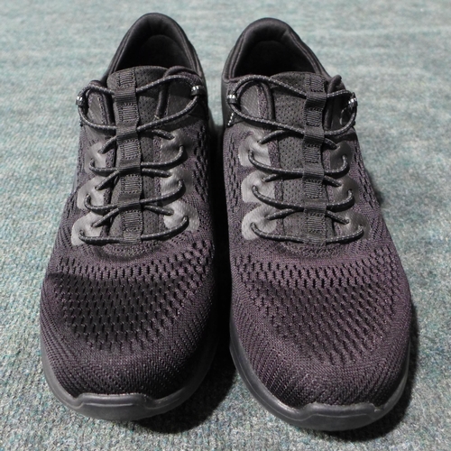 3147 - Pair of men's black Skechers, UK size 7 - no box * this lot is subject to VAT