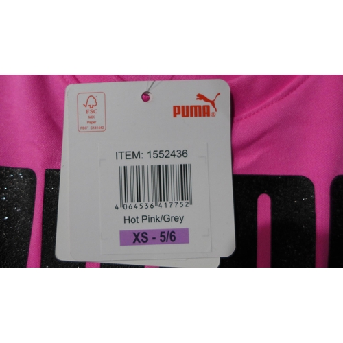 3160 - Bag of girls' Puma T-shirts and shorts sets, size and age 5/6 or XS, approx. 10 sets in lot * this l... 