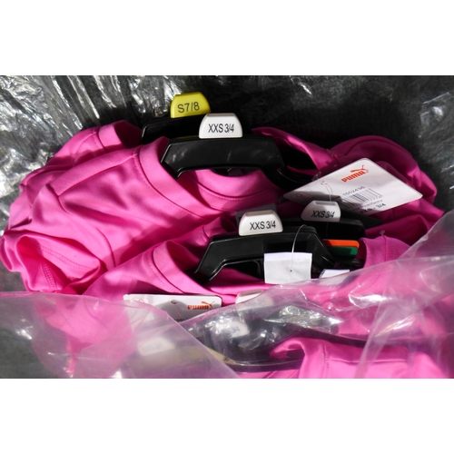 3161 - Bag of girls' Puma T-shirts and shorts sets, mainly size and age 3/4 or XXS, approx. 8 sets in lot a... 