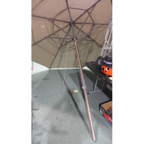 3304 - Pro Shade 11ft Aluminium Umbrella With Wood Finish, original RRP £174.99 + VAT (273-257) * This lot ... 