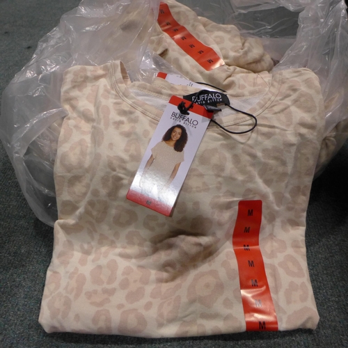 3240 - Bag of women's Buffalo Cream Leopard T-shirts, all size medium, approx. 15 per lot * this lot is sub... 