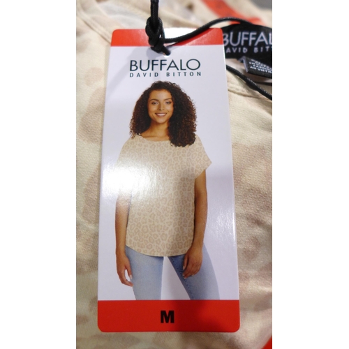 3240 - Bag of women's Buffalo Cream Leopard T-shirts, all size medium, approx. 15 per lot * this lot is sub... 