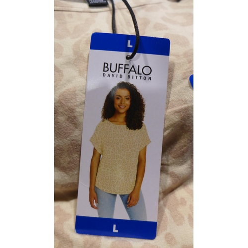 3243 - Bag of women's Buffalo Cream Leopard T-shirts, all size large, approx. 20 per lot * this lot is subj... 