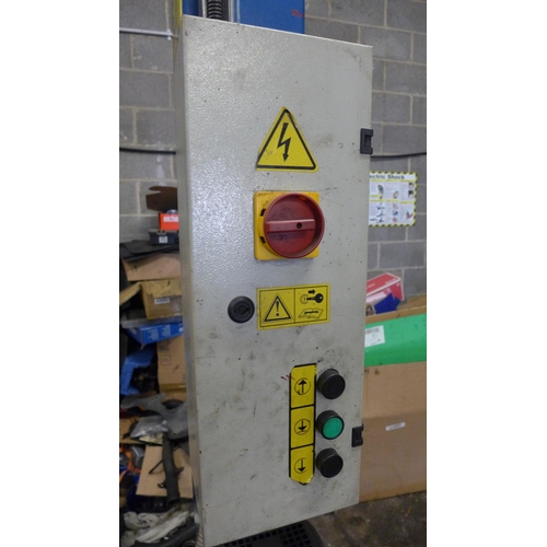 2999 - Straightset Engineering Services three tonne four post automotive lift, manufactured 1999, serial 11... 