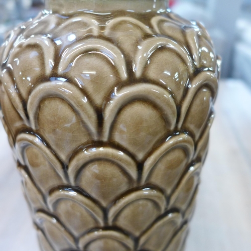 1421 - A large caramel scalloped vase, H 36cms (2234315)   #