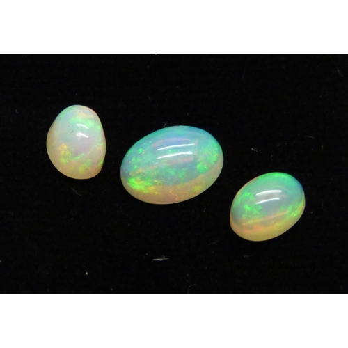 1069 - Three cut opals, 3.01cts