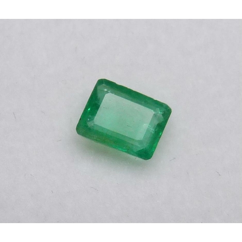 1073 - An E/C emerald, 0.75cts