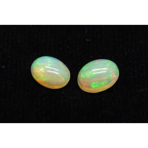 1074 - Two cut opals, 1.84cts