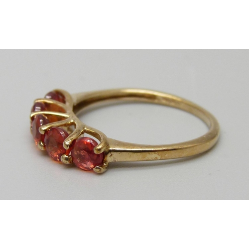 1112 - A 9ct gold Oregon sunstone ring, 2.1g, N