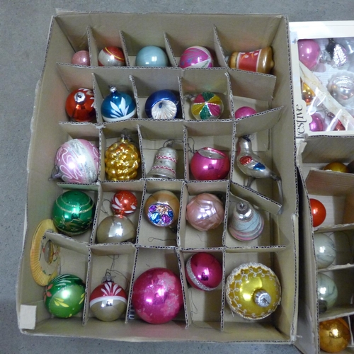 1168 - A collection of vintage Christmas tree decorations, mainly glass, approximately 75 in total