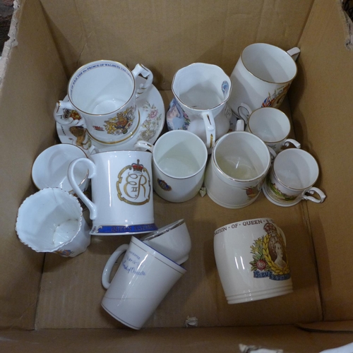 1225 - A box of Royal commemorative china **PLEASE NOTE THIS LOT IS NOT ELIGIBLE FOR POSTING AND PACKING**