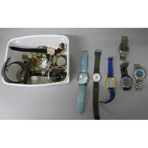 639 - Twenty-five quartz wristwatches