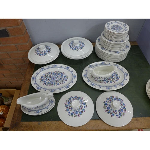 810 - A collection of Royal Doulton Plymouth pattern dinner and tablewares