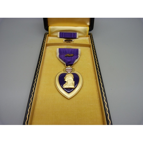 901 - An early 1950's American purple heart medal, cased