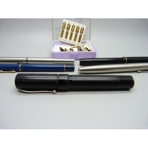 942 - A collection of pens including Parker