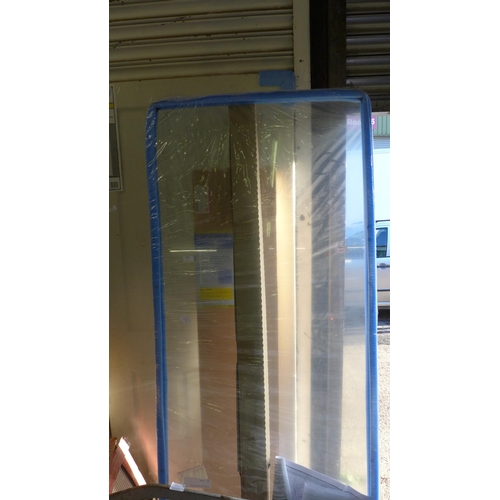 2433 - Glass panel shower screen