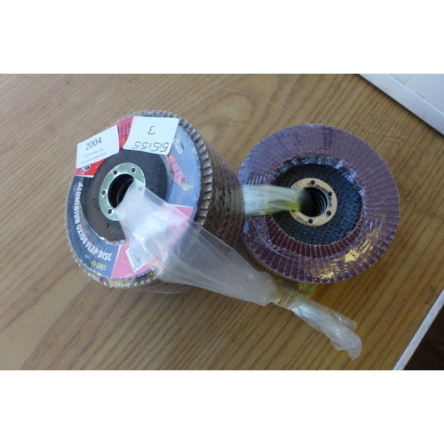 2004 - 12 aluminium oxide 40 grit abrading Flap discs * this lot is subject to VAT