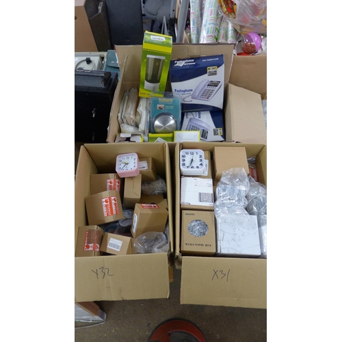 2085 - Job lot of approx. 60 boxed & unused alarm clocks iPad covers, Pashaphones boxed and a box of door s... 