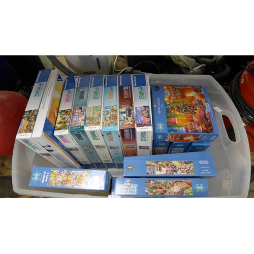 2131 - 14 Assorted jigsaw puzzles by Gibsons and Ravensburger, all boxed and complete