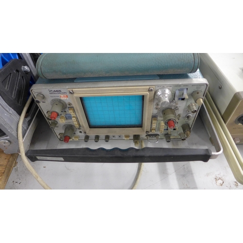 2137 - Tektronix 465 oscilloscope