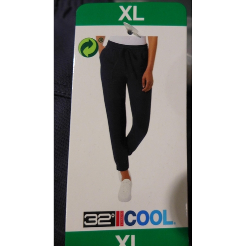 3116 - 10 Pairs of women's 32° Cool blue joggers, size XL * this lot is subject to VAT