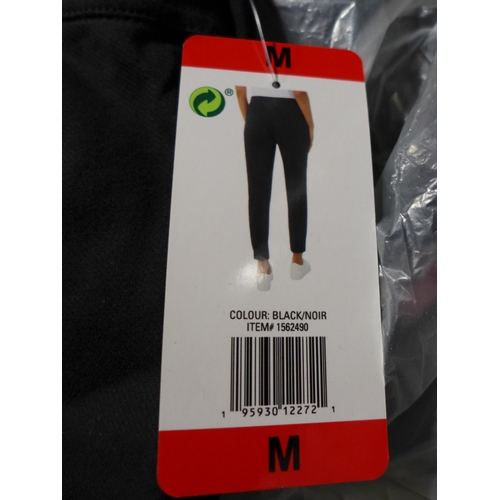 3140 - 10 Pairs of women's 32° Cool, black medium joggers * this lot is subject to VAT