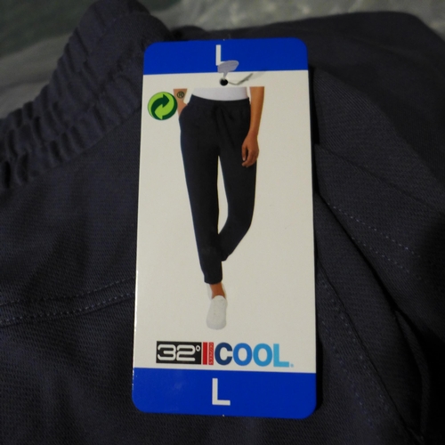 3145 - 10 Pairs of women's 32° Cool large joggers, mixed colours * this lot is subject to VAT