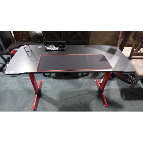 3156 - Black and Red Gaming Desk, with Table Top Accessories